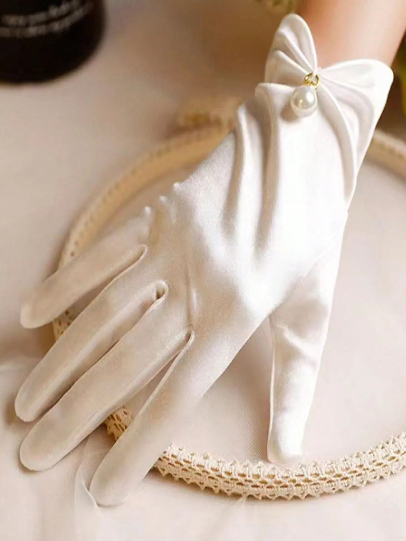 1pc Children's Dress Gloves For Girls, White/Black Spring/Summer Pearl Imitation Satin Gloves For Weddings, Performances, Dance, And Bridal Accessories