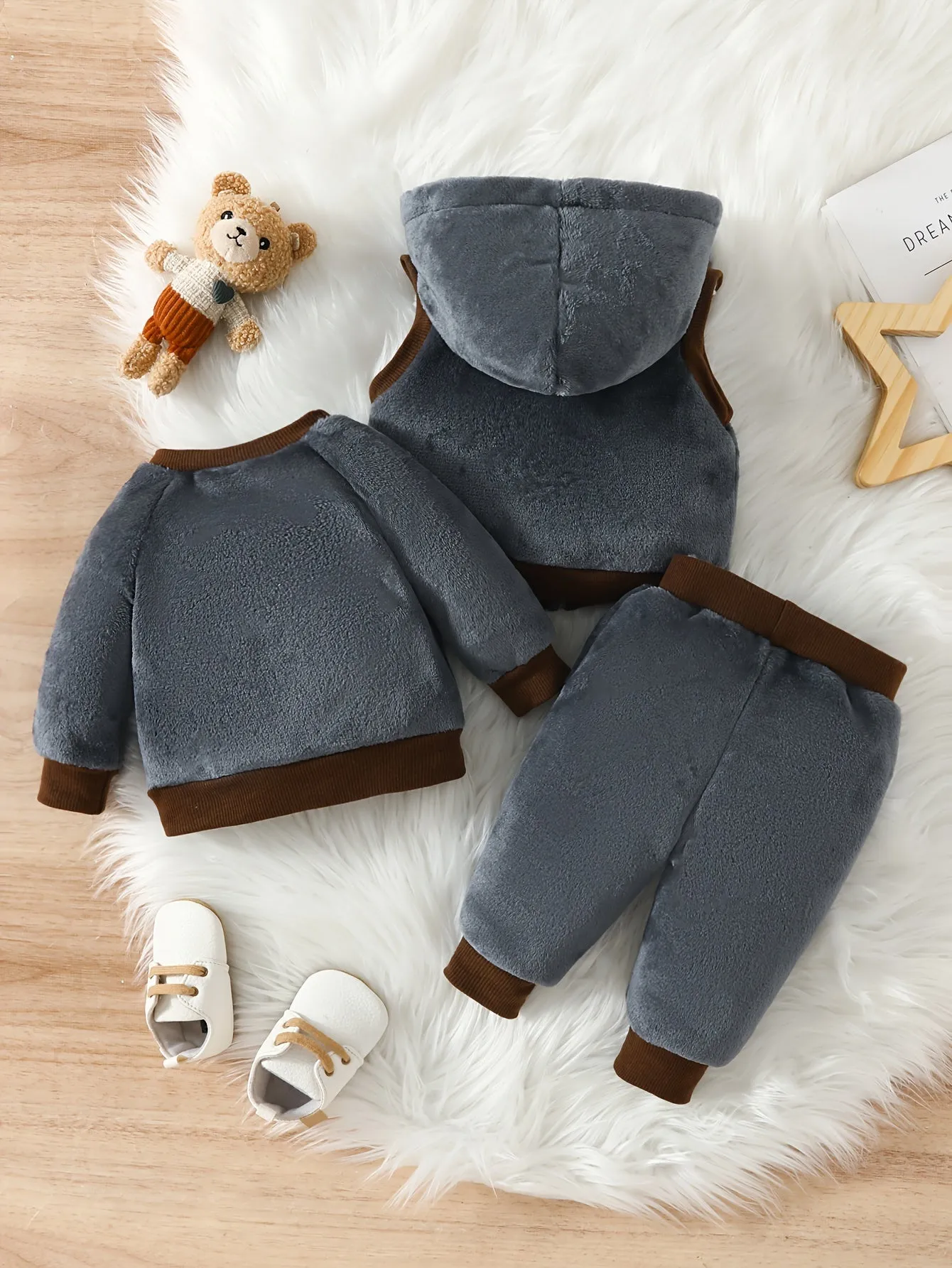 Baby Boys Bear Embroidered Fleece Outfit Set  Perfect Gift