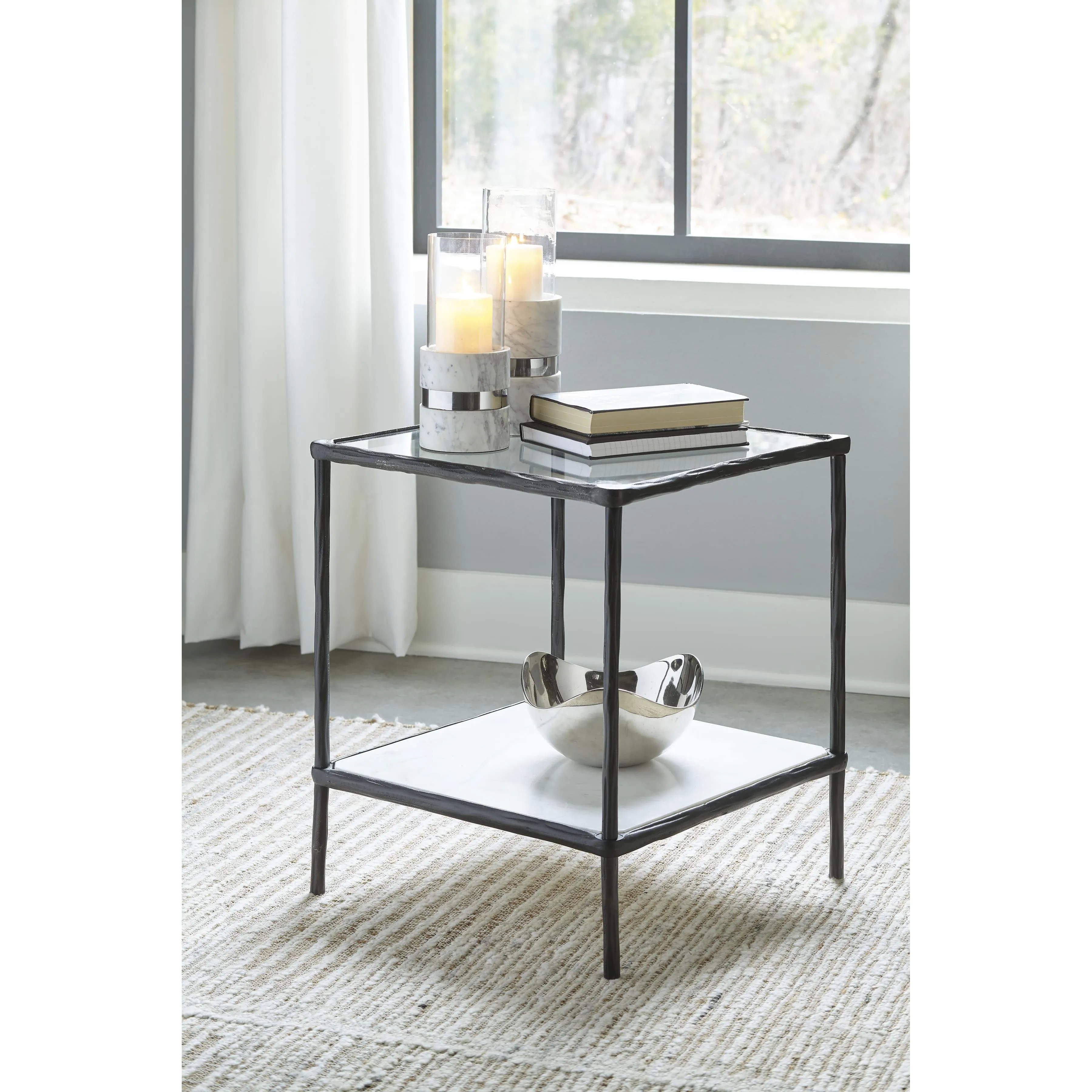 Signature Design by Ashley Ryandale Accent Table A4000462