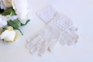 Vintage 1920s 1930s  Winter White Crochet Wrist Length Gloves